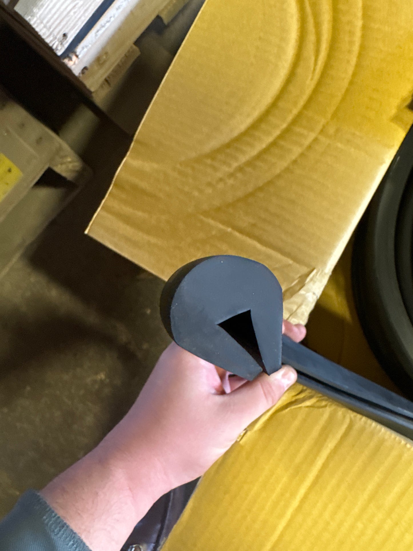 Channel Rubber - Round Top 3/8" - Full Roll