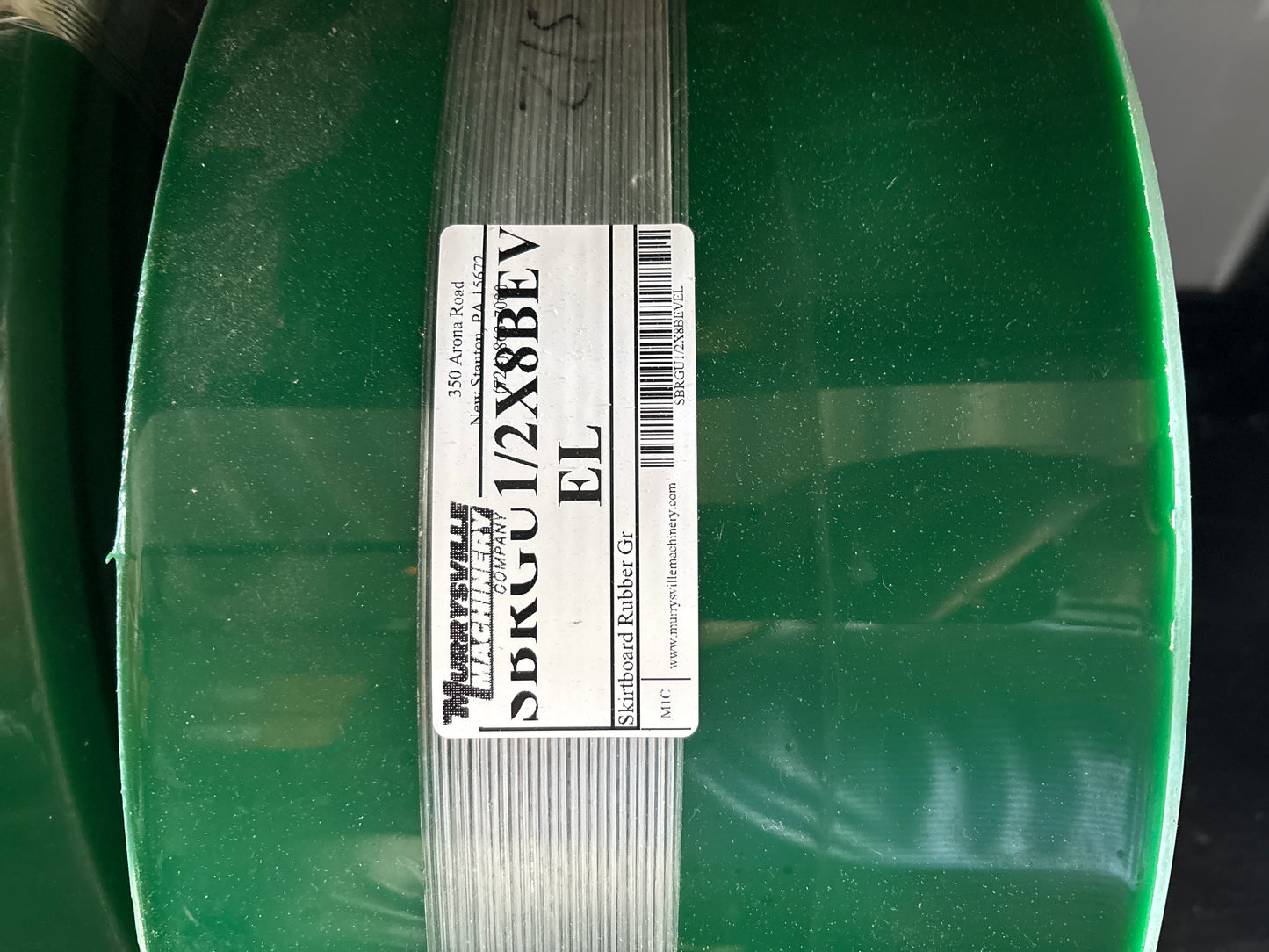 Skirtboard Rubber 1/2"x8" GR UR Bevel - Full 50' Roll
