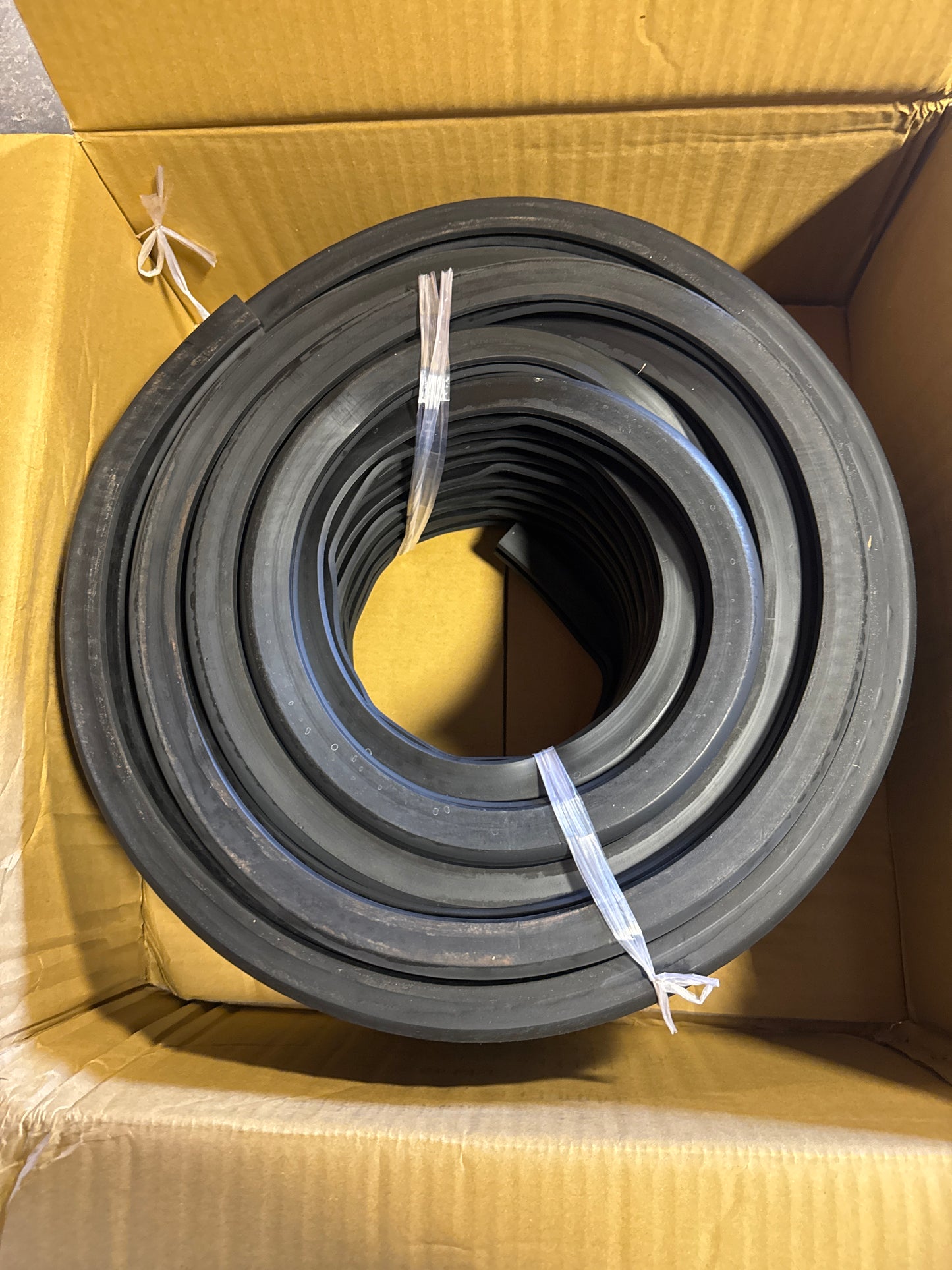Channel Rubber - Round Top 3/8" - Full Roll