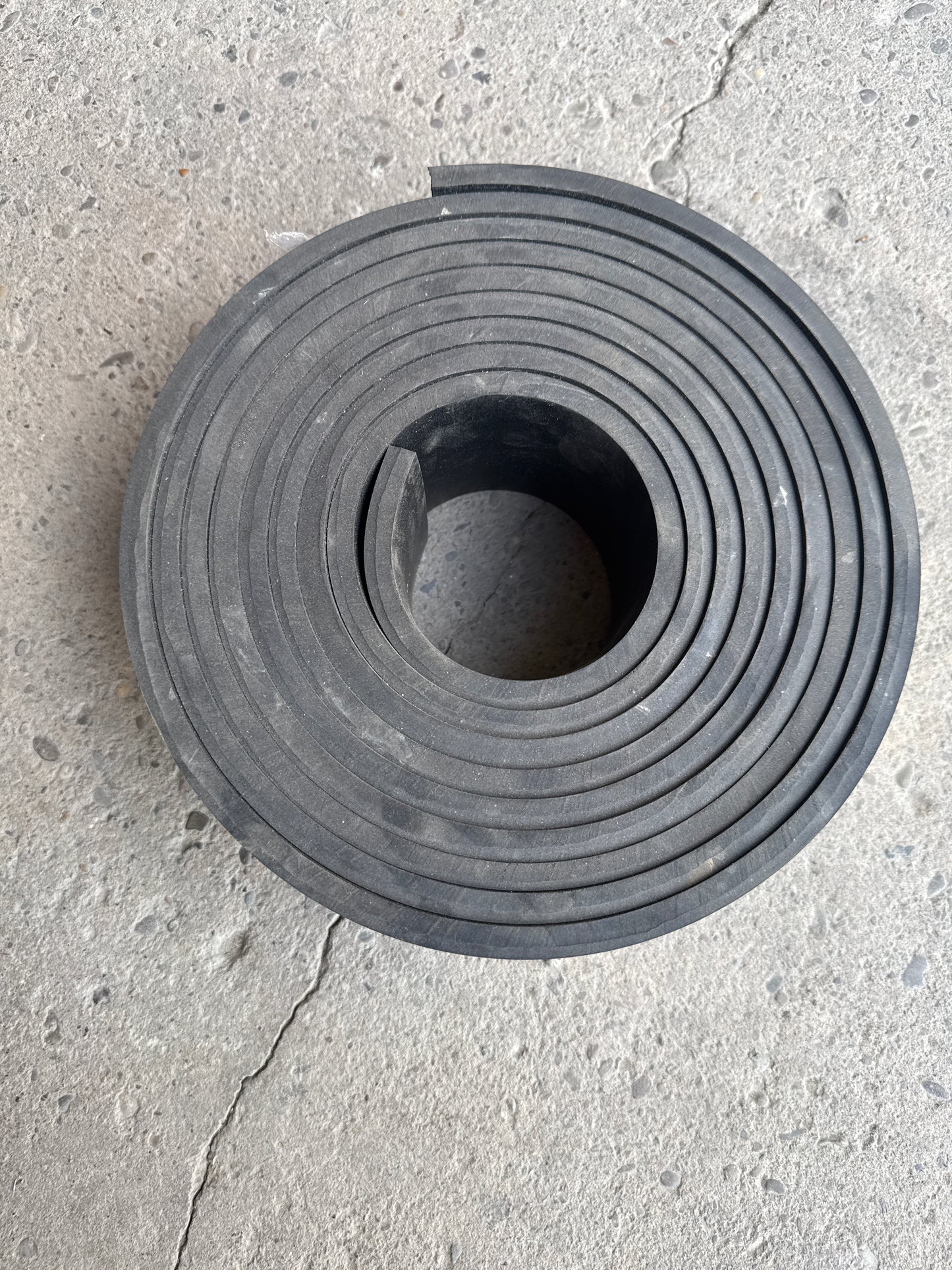 Skirtboard Rubber - 3/8" x 4" - Roll