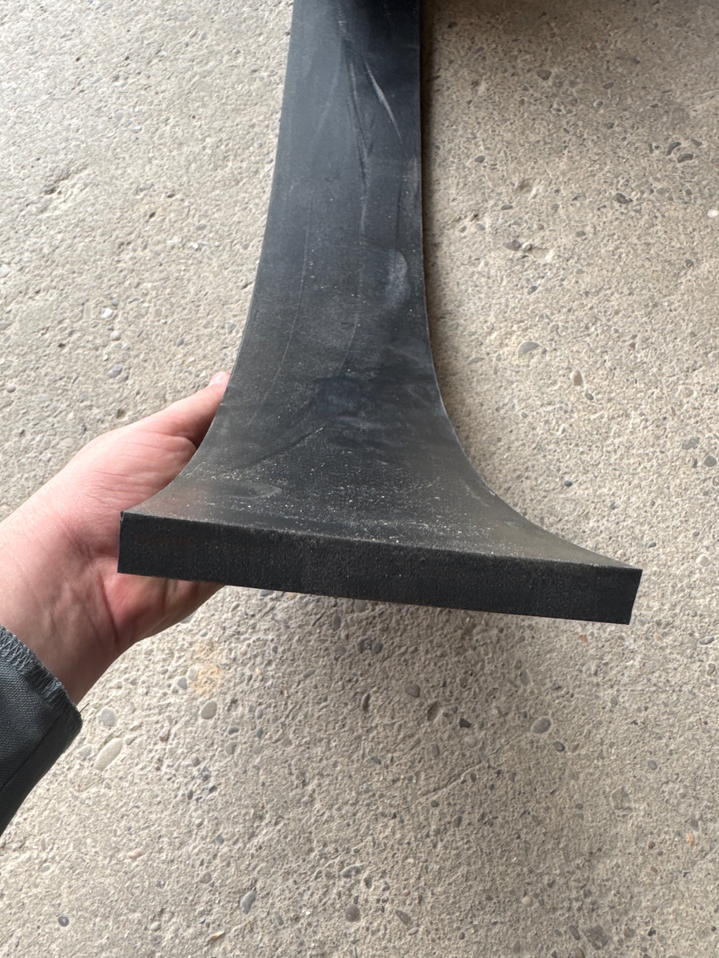 Skirtboard Rubber - 1/2 x 4" - Full Roll