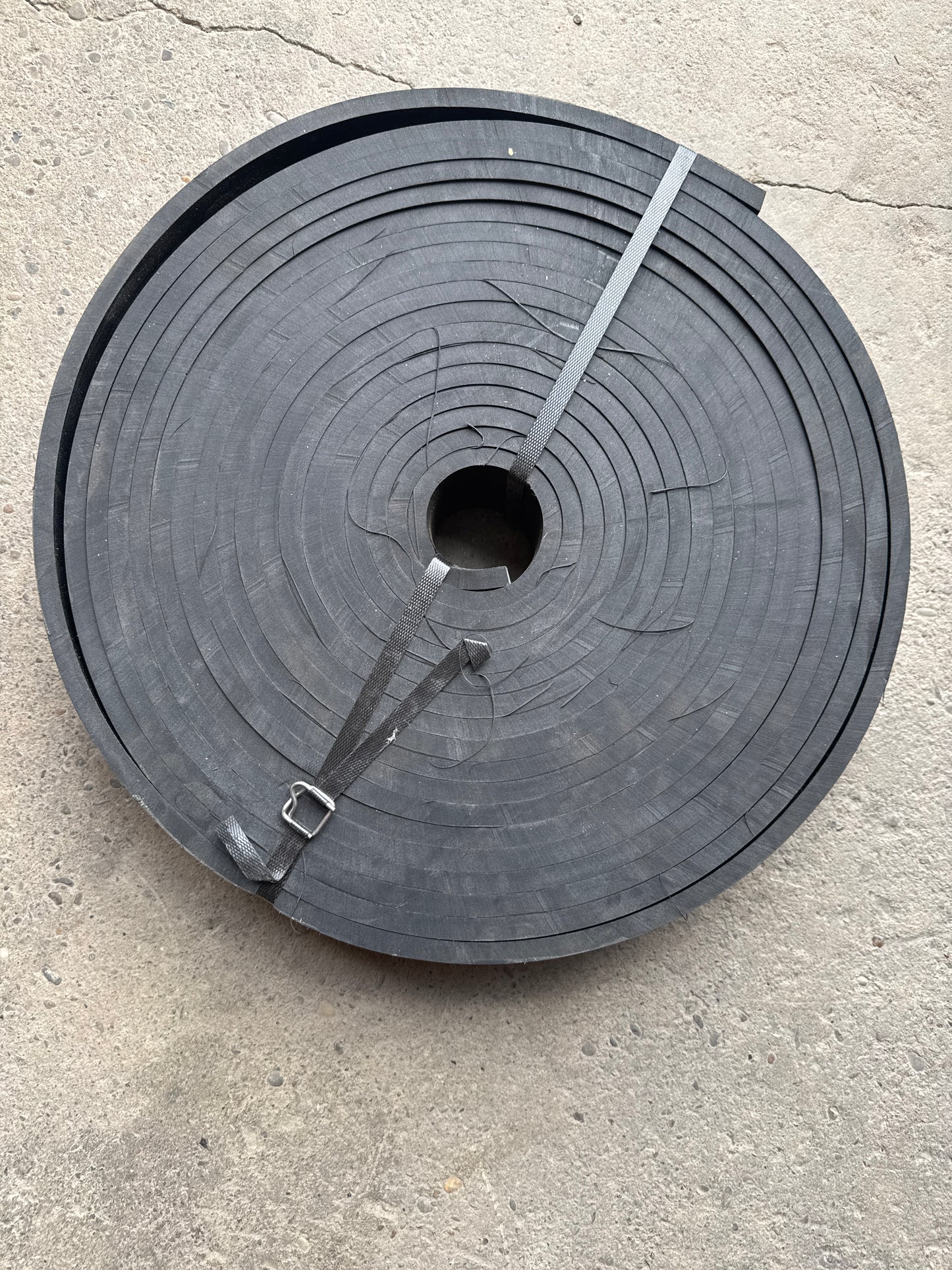 Skirtboard Rubber - 1/2 x 4" - Full Roll